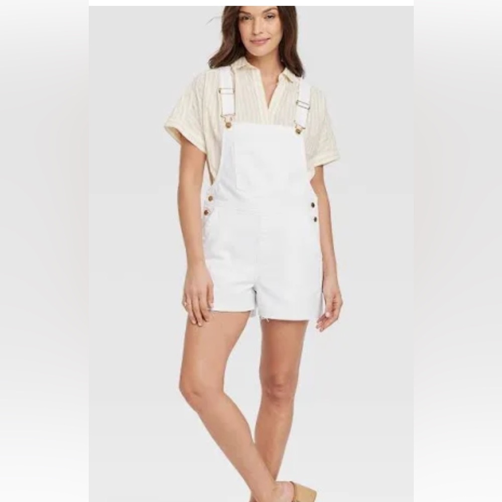 White overall shorts by Universal Thread. New and never work. Size 10
